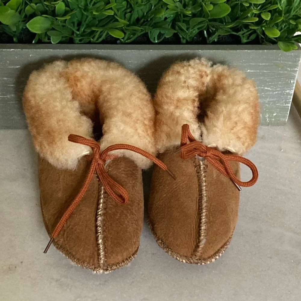 Vintage Faux Sheep Skin toddler booties 12-18 months